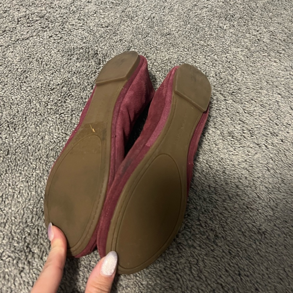 Mauve flats - Picture 2 of 2